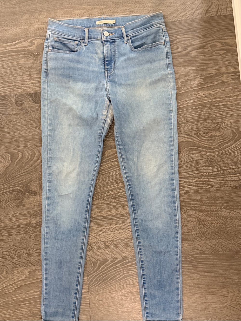 Levi’s 710 Light Wash Women’s Super Skinny Jeans